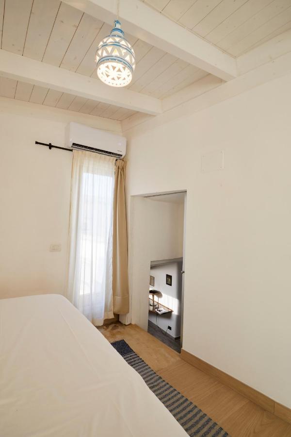 Upstairs - Skylight Apartment Lecce Exterior foto