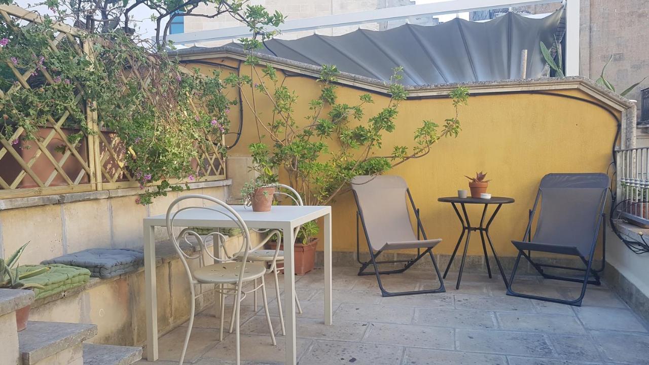 Upstairs - Skylight Apartment Lecce Exterior foto