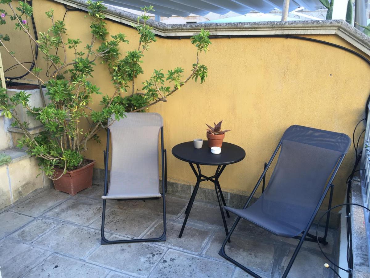 Upstairs - Skylight Apartment Lecce Exterior foto
